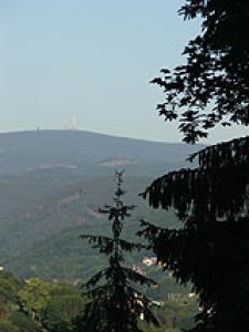 [billede: vue til Bloksbjerget i Harzen]