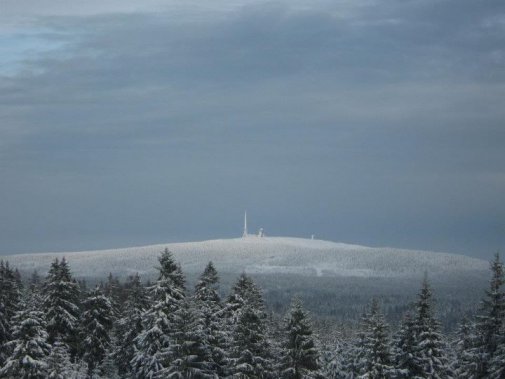 [billede: vue til Bloksbjergets top om vinteren]